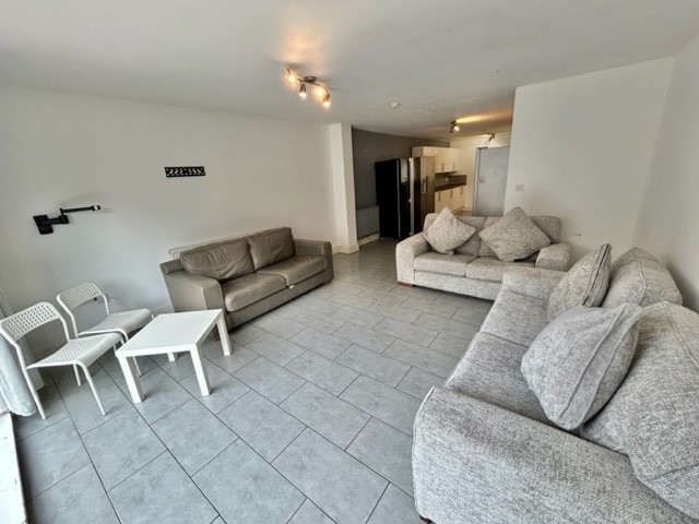 12 Bedroom Student Home – Glynrhondda Street