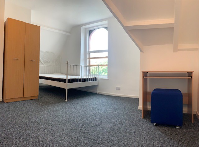 Newport Road – EN-SUITE ROOM