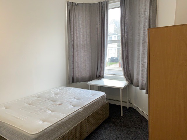 Newport Road – EN-SUITE ROOM