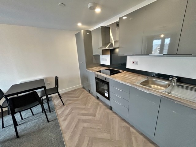 3 Bedroom Duplex Apartment – Richmond Road