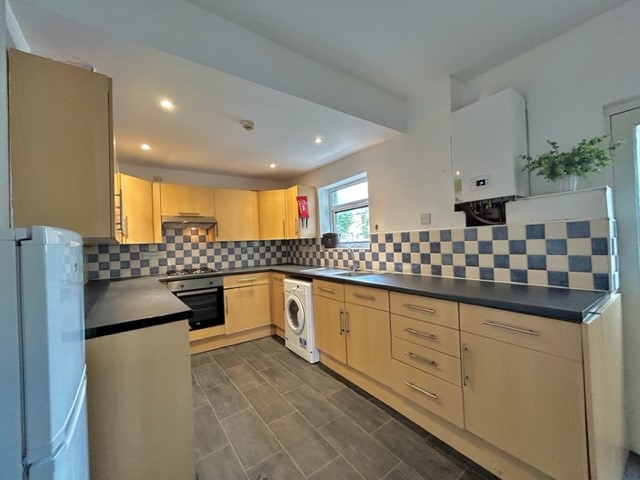6 Bedroom Student Home – Miskin Street