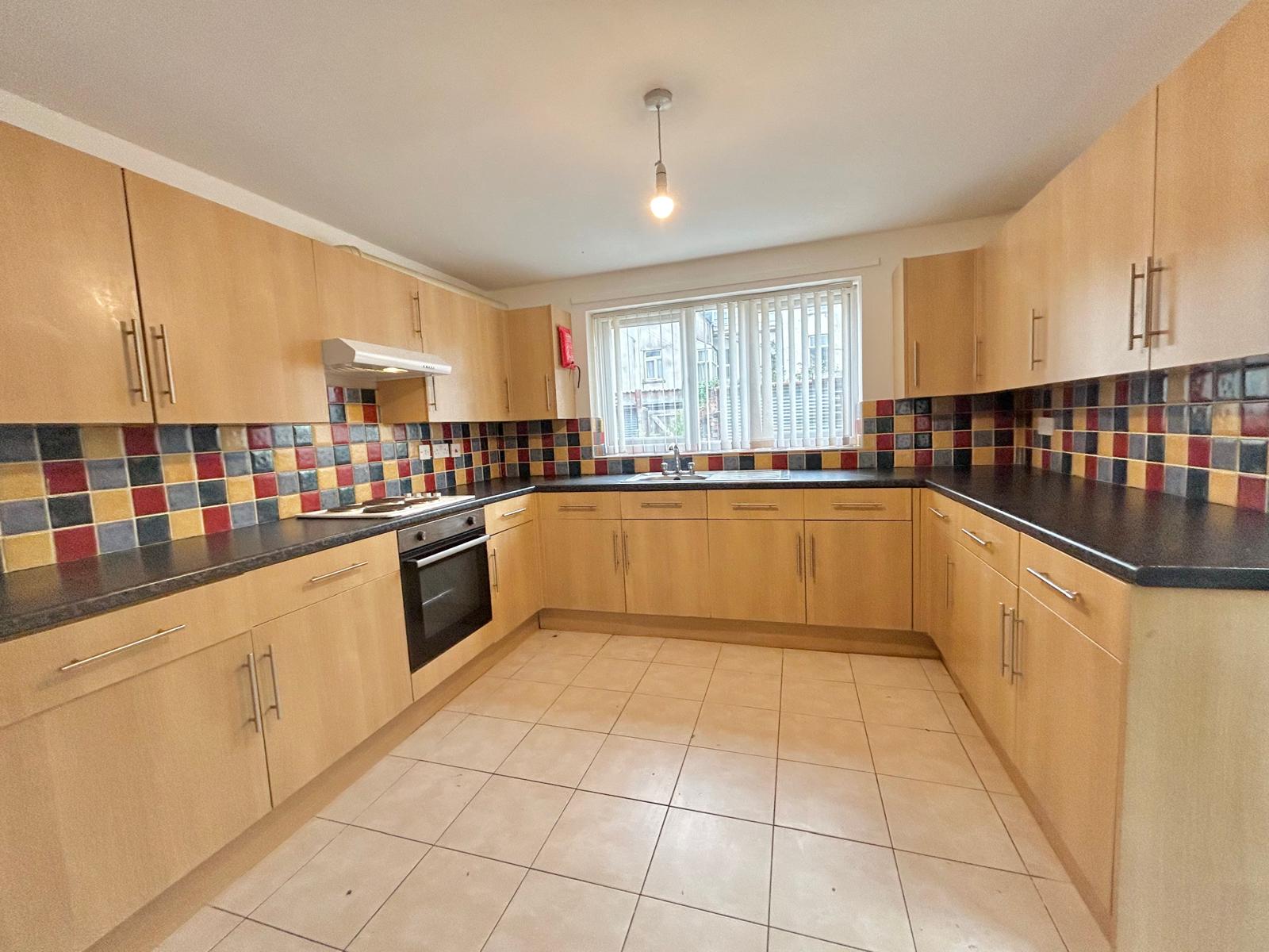 10 Bedroom Student Home – Llanbleddian Gardens