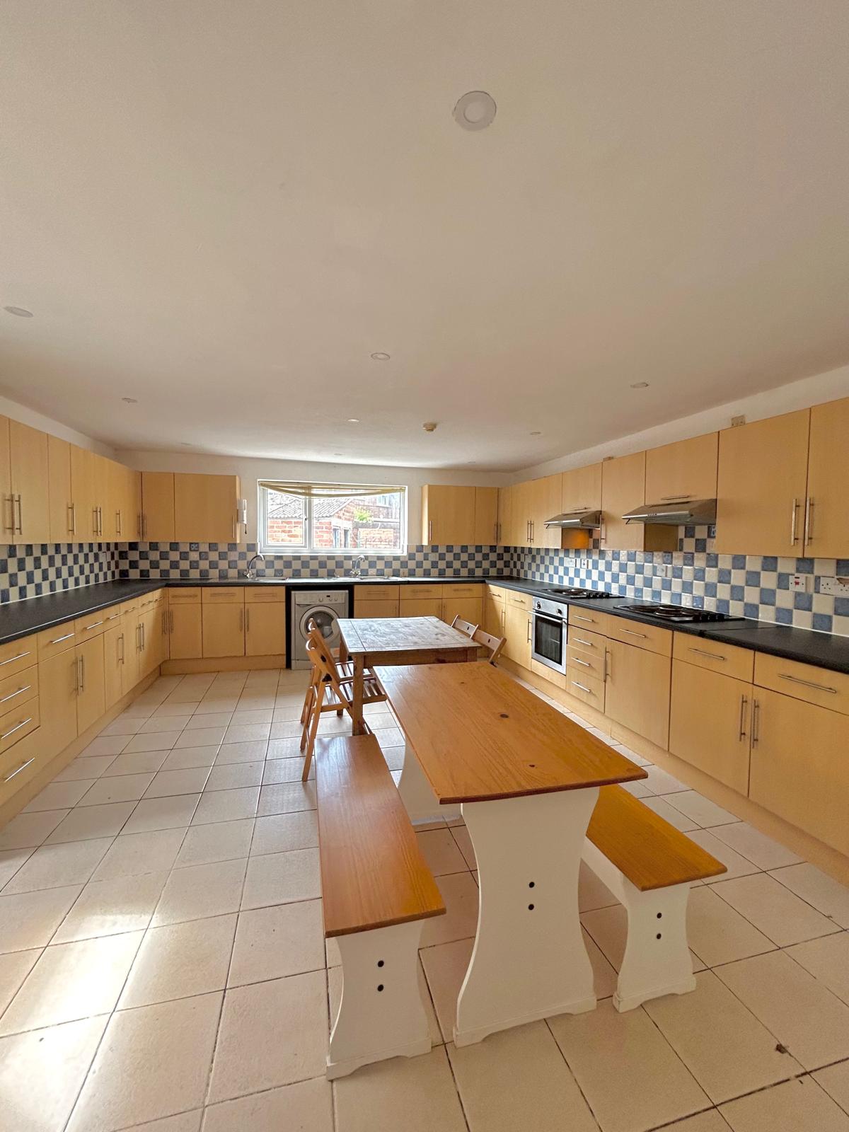 8 Bedroom Student Home – Woodville Road
