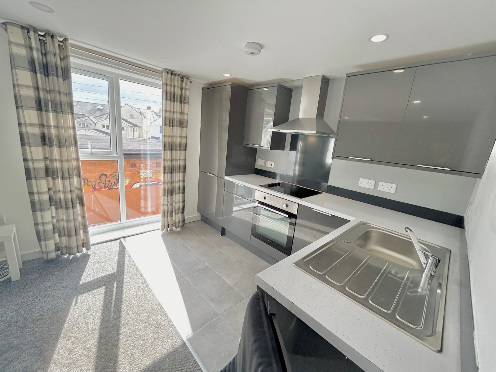 3 Bedroom Duplex Apartment – Richmond Road