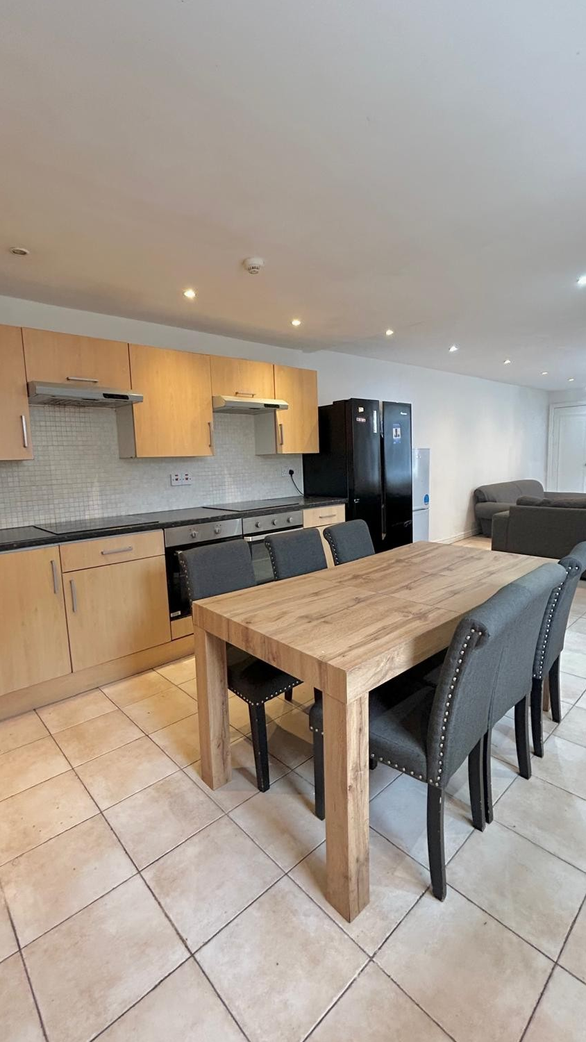 9 Bedroom Student Home – Woodville Road