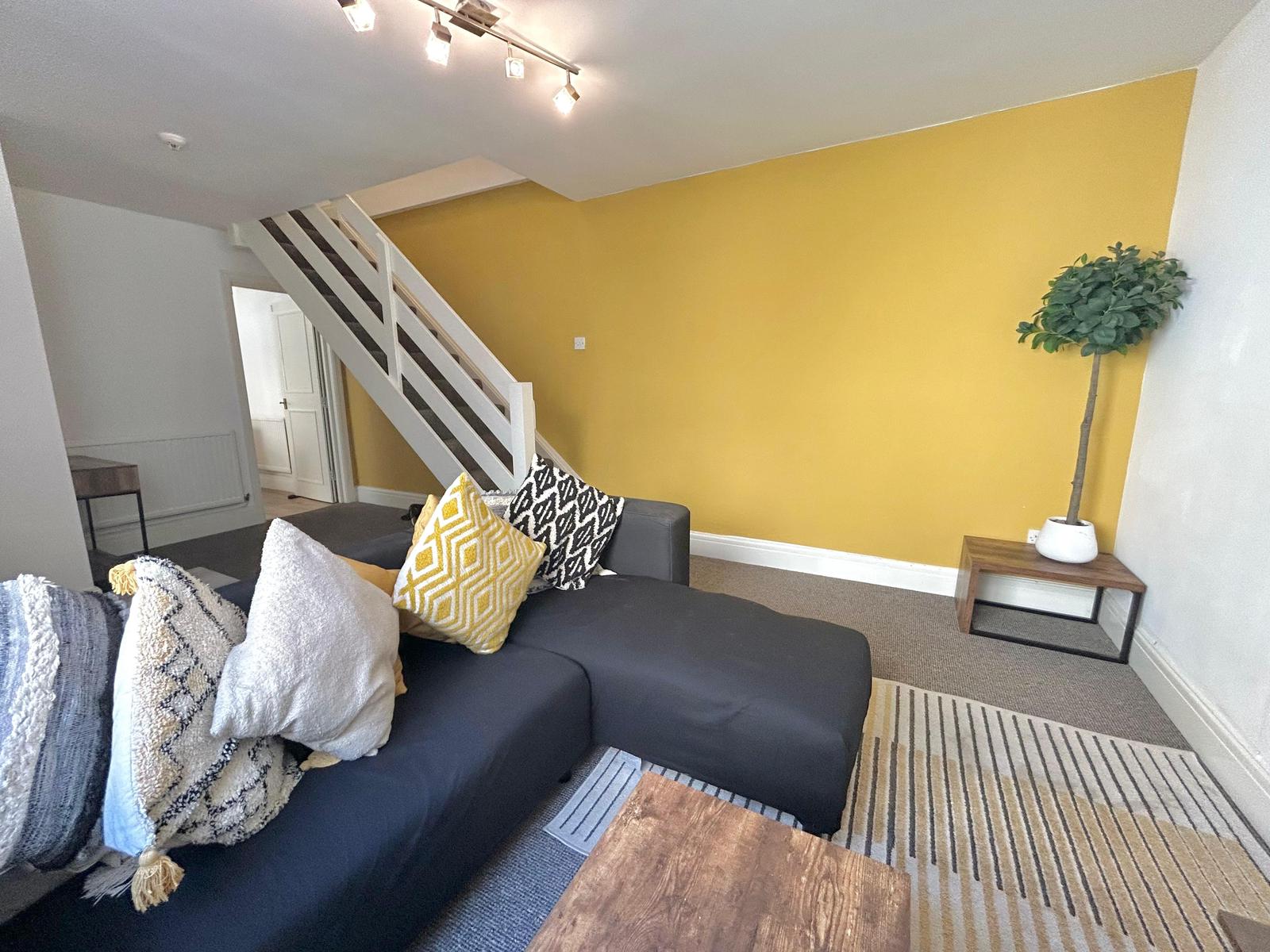 2 Bedroom House – Richmond Road