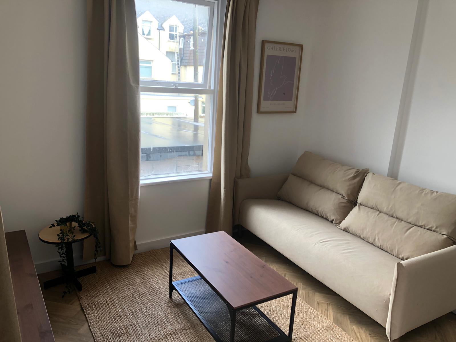 Studio Apartment – Glynrhondda Street